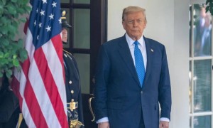 特朗普：“我们要夺回首都”